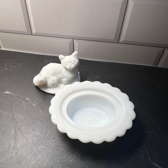 Mini Mosser Milk Glass Cat on Nest - Picture 2 of 4